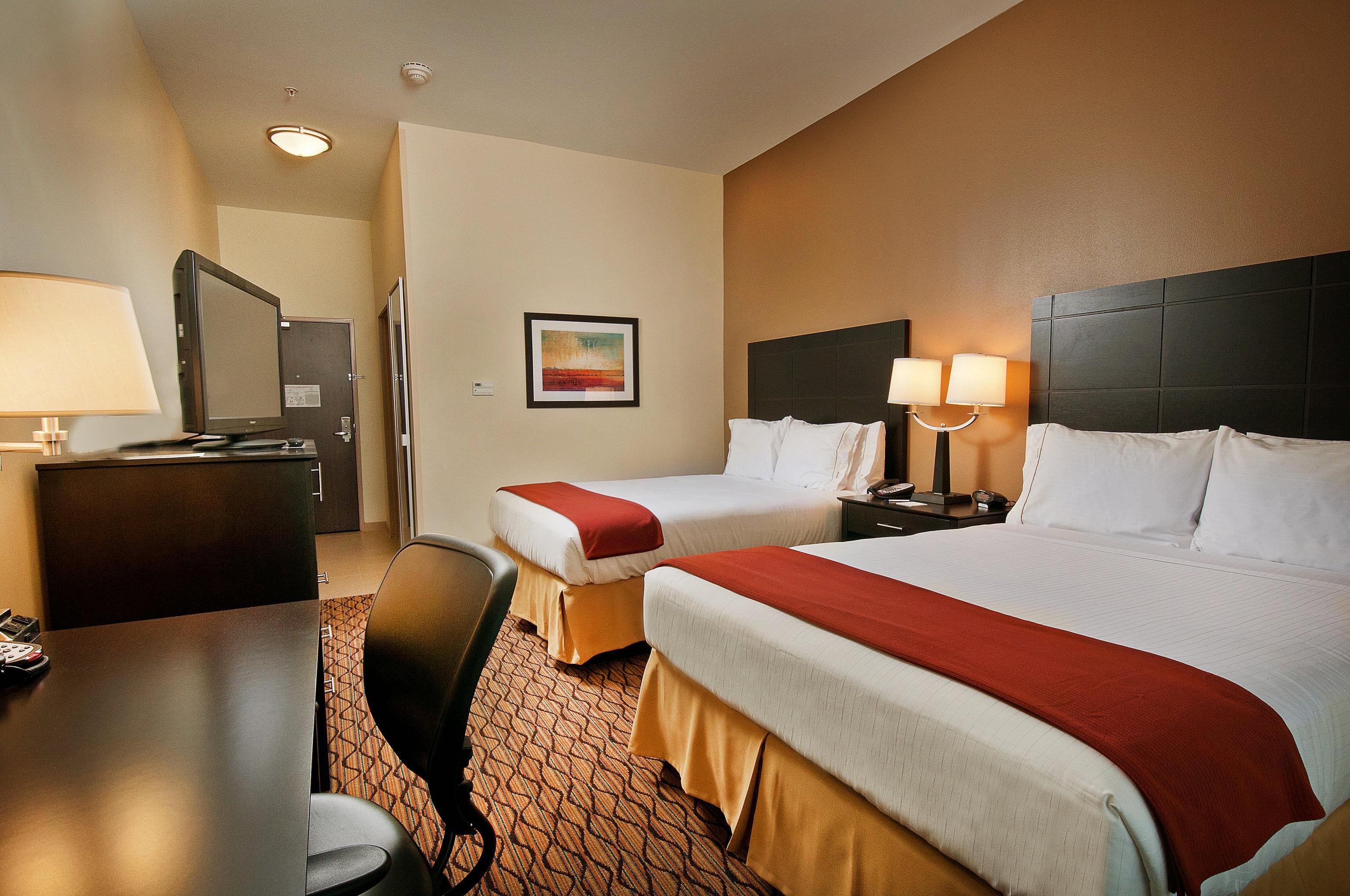 Holiday Inn Express Hotel And Suites Pearsall By Ihg Bagian luar foto